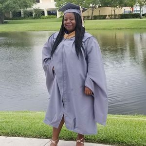 Meet your Posher, Monique